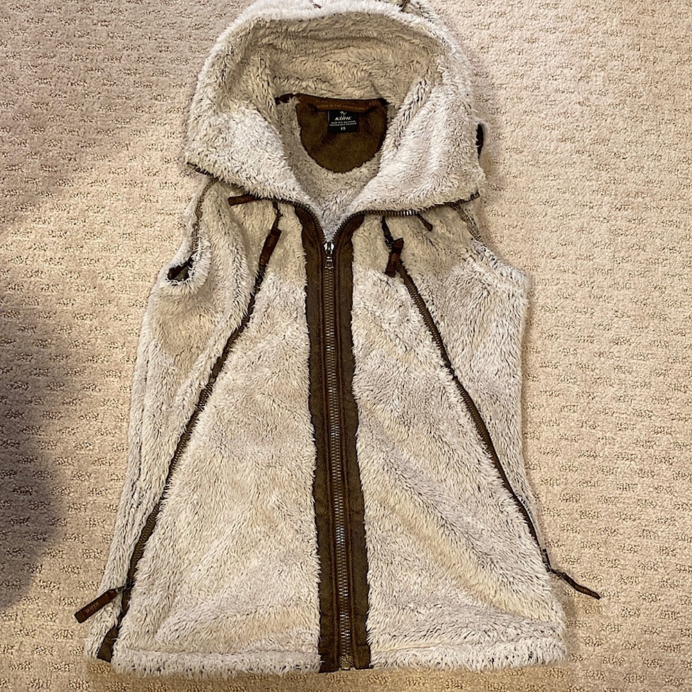 Kuhl fuzzy vest